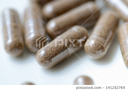 透明膠囊裝米糠粉;米糠補充劑 透明膠囊裝米糠粉;米糠補充劑 141282769