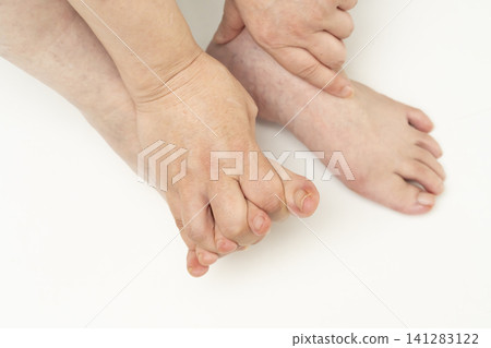 Foot problems of senior women Foot problems of senior women 141283122