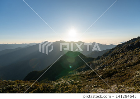 從玉山登山路線看到的風景,玉山是台灣最高峰。 從玉山登山路線看到的風景,玉山是台灣最高峰。 141284645