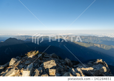 從玉山登山路線看到的風景,玉山是台灣最高峰。 從玉山登山路線看到的風景,玉山是台灣最高峰。 141284651