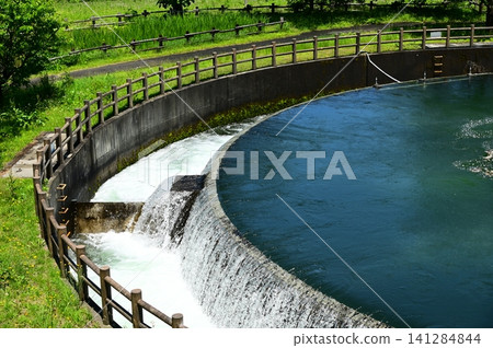 日本最大的圓柱形輸水結構(特水園圓柱形輸水水上樂園) 日本最大的圓柱形輸水結構(特水園圓柱形輸水水上樂園) 141284844