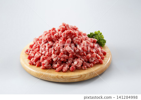 Coarsely ground meat from domestic beef and pork Coarsely ground meat from domestic beef and pork 141284998