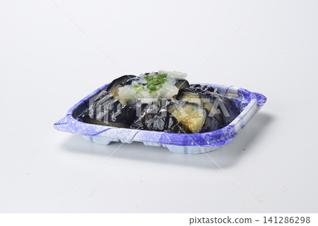 油炸茄子,佐以醬汁醃製 油炸茄子,佐以醬汁醃製 141286298