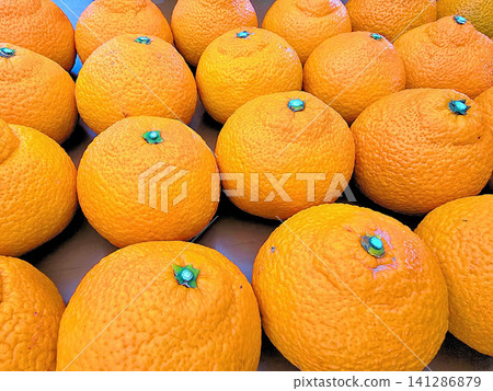 Mandarins filling the entire screen Mandarins filling the entire screen 141286879