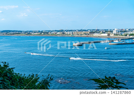 [Kanagawa Prefecture] A beautiful view from Enoshima on a sunny day. 141287860