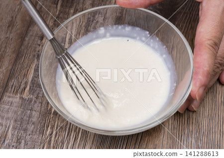 豆奶奶油的製作過程及其完成情形。 豆奶奶油的製作過程及其完成情形。 141288613