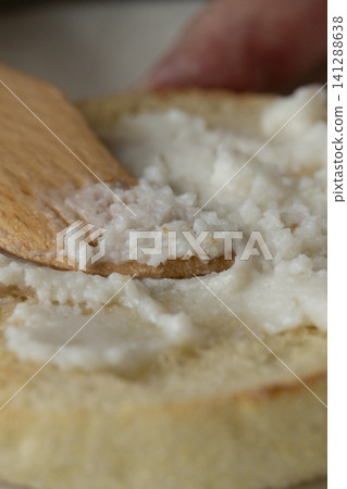 The process of making soy milk butter and its completion. The process of making soy milk butter and its completion. 141288638