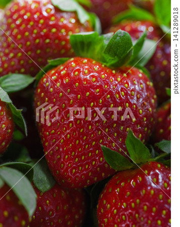 healthy strawberries at the market healthy strawberries at the market 141289018