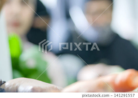 vegetables, hands, tomatoes 141291557