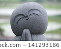 A smiling stone Jizo statue at Ryusenji Temple in Kumagaya City, Saitama Prefecture. 141293186