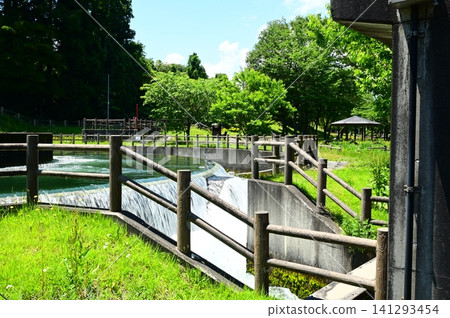 Japan's largest cylindrical water distribution structure (Tokusui-en Aqua Park) Japan's largest cylindrical water distribution structure (Tokusui-en Aqua Park) 141293454