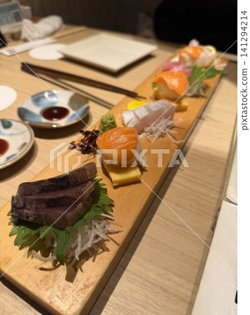 什錦華麗的生魚片 什錦華麗的生魚片 141294214