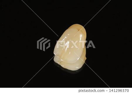 Would you like to have beautiful ceramic teeth? Would you like to have beautiful ceramic teeth? 141296370