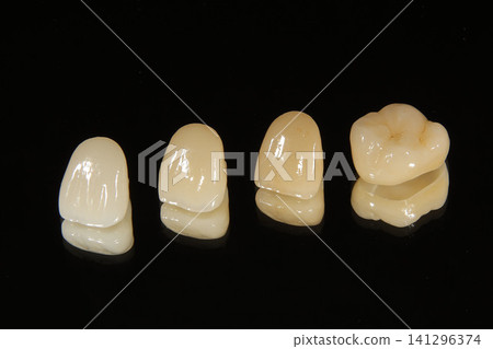 Would you like to have beautiful ceramic teeth? Would you like to have beautiful ceramic teeth? 141296374