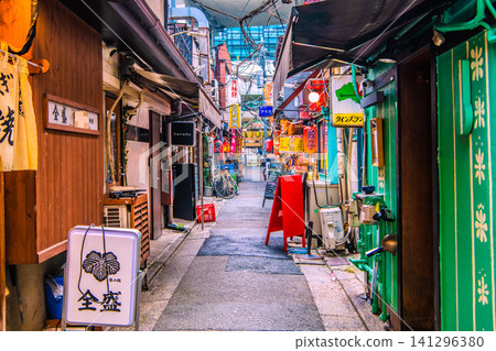 日本東京城市景觀 - 三軒茶屋車站旁的飲酒區「三茶三街」(三軒茶屋三角區)景觀 日本東京城市景觀 - 三軒茶屋車站旁的飲酒區「三茶三街」(三軒茶屋三角區)景觀 141296380