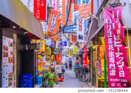 日本東京城市景觀 - 三軒茶屋車站旁的飲酒區「三茶三街」(三軒茶屋三角區)景觀 日本東京城市景觀 - 三軒茶屋車站旁的飲酒區「三茶三街」(三軒茶屋三角區)景觀 141296444