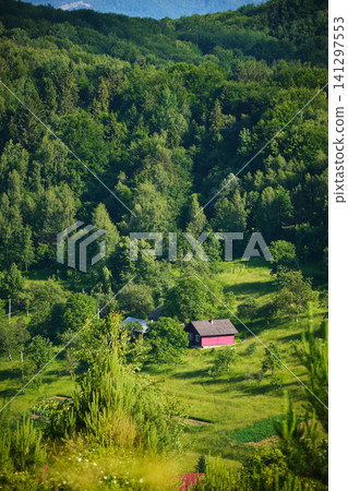 Idyllic Mountain Cabin Idyllic Mountain Cabin 141297553