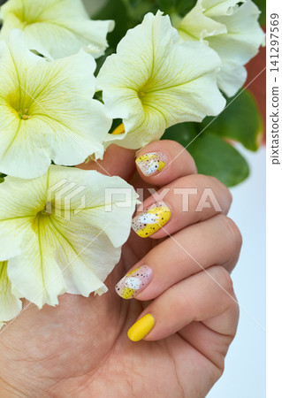 Trendy Summer Manicure with Artistic Speckled Design Trendy Summer Manicure with Artistic Speckled Design 141297569
