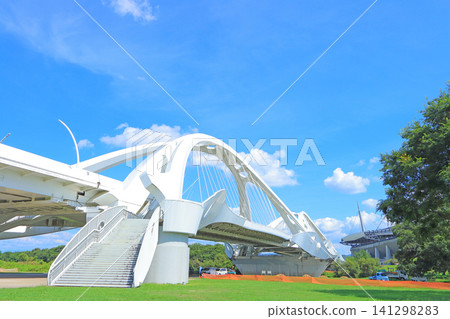 Toyota Ohashi Bridge over the Yahagi River in Toyota City, Aichi Prefecture Toyota Ohashi Bridge over the Yahagi River in Toyota City, Aichi Prefecture 141298283