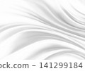 背景圖片為柔軟的白色布料，給人一種垂墜感。 141299184