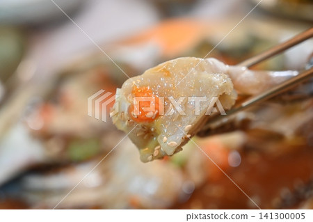 Traditional Korean Soy Sauce Marinated Raw Crab Traditional Korean Soy Sauce Marinated Raw Crab 141300005