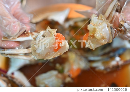 Traditional Korean Soy Sauce Marinated Raw Crab Traditional Korean Soy Sauce Marinated Raw Crab 141300026