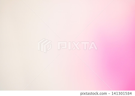 簡潔的妝效,搭配柔和的粉紅色質地,更添美感。 簡潔的妝效,搭配柔和的粉紅色質地,更添美感。 141301584