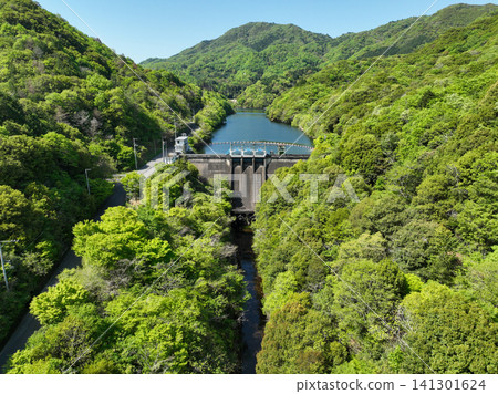 Gona Dam, Higashikagawa City, Kagawa Prefecture Gona Dam, Higashikagawa City, Kagawa Prefecture 141301624