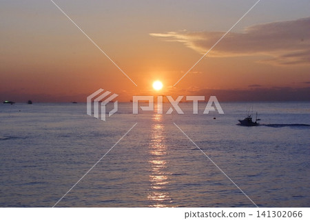 太陽從海上升起 太陽從海上升起 141302066