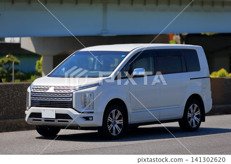 Domestic SUV minivan image Domestic SUV minivan image 141302620
