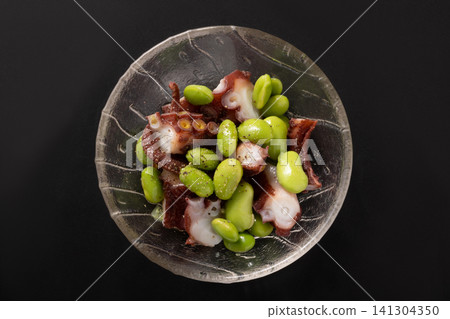 章魚、毛豆和沙拉(生牛肉片式) 章魚、毛豆和沙拉(生牛肉片式) 141304350