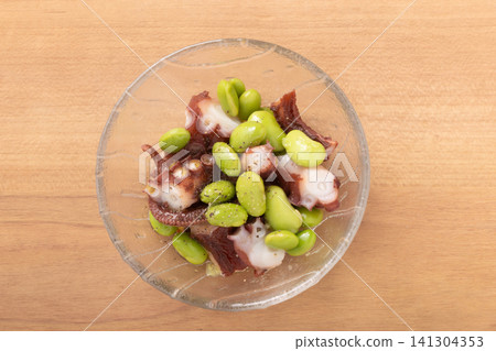 Octopus, edamame, and salad (carpaccio style) Octopus, edamame, and salad (carpaccio style) 141304353