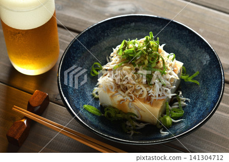 Cold tofu topped with boiled whitebait Cold tofu topped with boiled whitebait 141304712