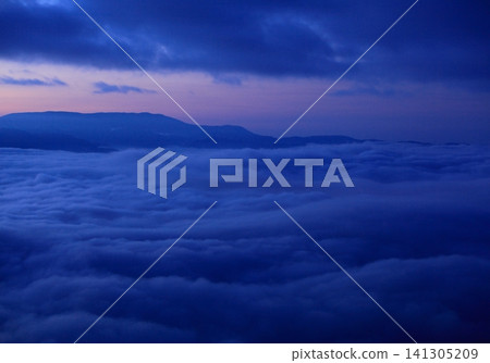 Dawn scenery in Tono City, Iwate Prefecture Dawn scenery in Tono City, Iwate Prefecture 141305209
