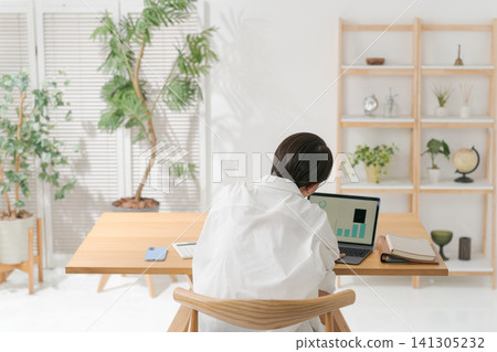 Women having an online meeting Women having an online meeting 141305232