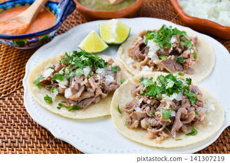 牛肉塔可(Tacos de res) 牛肉塔可(Tacos de res) 141307219