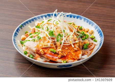A thrillingly delicious dish! Spicy and numbing chicken A thrillingly delicious dish! Spicy and numbing chicken 141307609