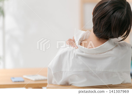 職業婦女的背影 141307969