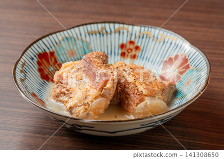 美味可口的金槍魚腩關東煮 美味可口的金槍魚腩關東煮 141308650
