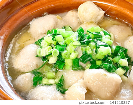 Chinese Mid-Autumn Festival Dish: Cong You Yu Mu (Taro root simmered in scallion oil) Chinese Mid-Autumn Festival Dish: Cong You Yu Mu (Taro root simmered in scallion oil) 141310227