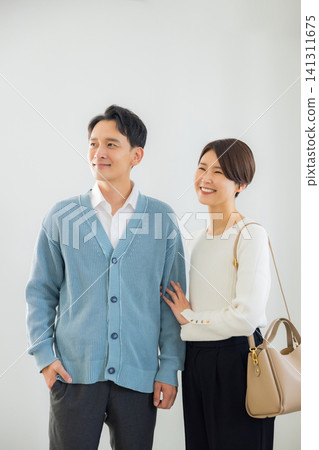 凝視彼此的夫婦 凝視彼此的夫婦 141311675