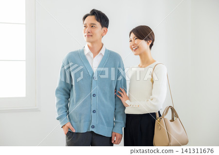 凝視彼此的夫婦 凝視彼此的夫婦 141311676