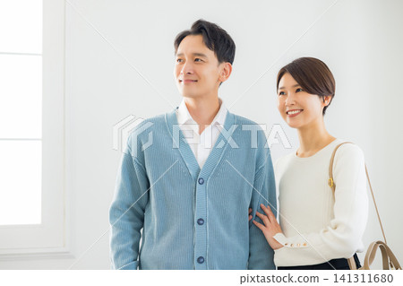 凝視彼此的夫婦 凝視彼此的夫婦 141311680