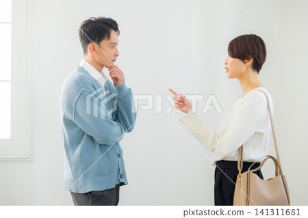 凝視彼此的夫婦 凝視彼此的夫婦 141311681