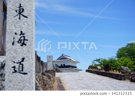 The Banryu Tower and the Tokaido Road Stone Monument The Banryu Tower and the Tokaido Road Stone Monument 141312315