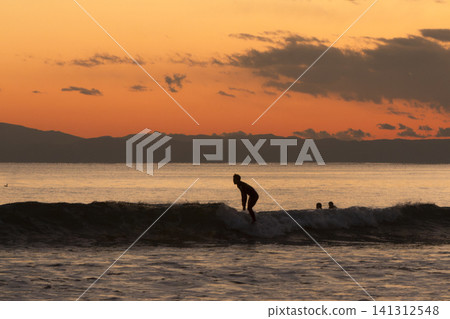 Shonan Kugenuma Beach: The sky after sunset and surfing Shonan Kugenuma Beach: The sky after sunset and surfing 141312548