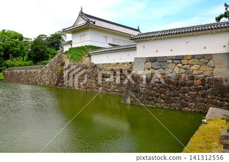 The Copper Gate of Odawara Castle, a seemingly impregnable fortress built as the headquarters of the Hojo clan, also known as the "Invincible Castle." The Copper Gate of Odawara Castle, a seemingly impregnable fortress built as the headquarters of the Hojo clan, also known as the "Invincible Castle." 141312556
