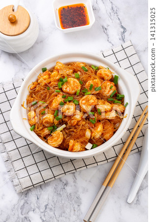 stir-fried prawns with glass noodles and scallions, classic seafood dish stir-fried prawns with glass noodles and scallions, classic seafood dish 141315025