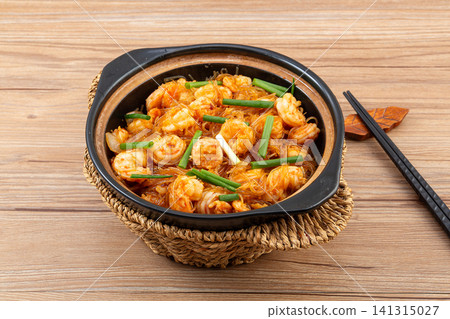stir-fried prawns with glass noodles and scallions, classic seafood dish stir-fried prawns with glass noodles and scallions, classic seafood dish 141315027