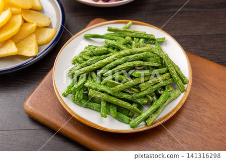 deep Fried String Beans Oil Blanched Green Beans for Chinese Stir Fry deep Fried String Beans Oil Blanched Green Beans for Chinese Stir Fry 141316298